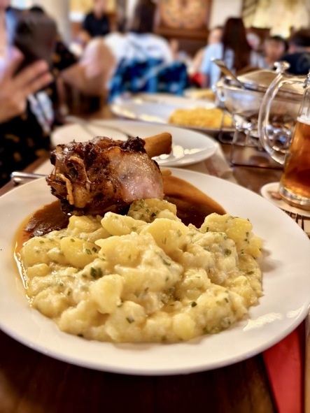 瑞士自由行旅遊攻略-蘇黎世必吃美食餐廳推薦-軍火庫餐廳