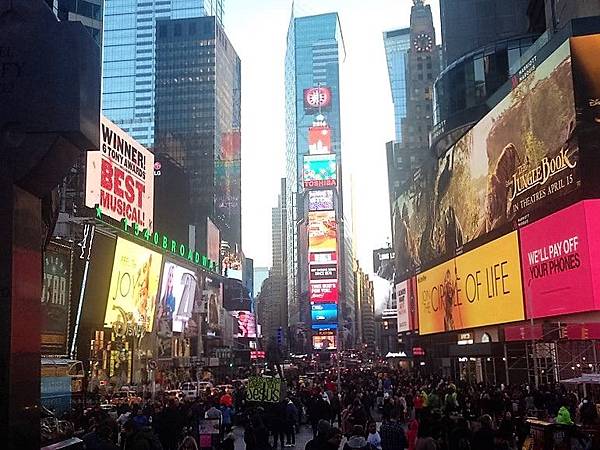 美國紐約有種族歧視嗎？紐約危險嗎？紐約好玩嗎？紐約生活很貴嗎？快速了解紐約精采生活大小事