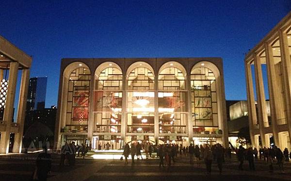 【紐約必做10件事】看劇看秀,看球賽,逛Outlet,吃在地美食,逛博物館,看夜景天際線,看塗鴉…等超詳細攻略秘笈，紐約就是個甚麼都有甚麼都讓你體驗到飽的超狂城市！