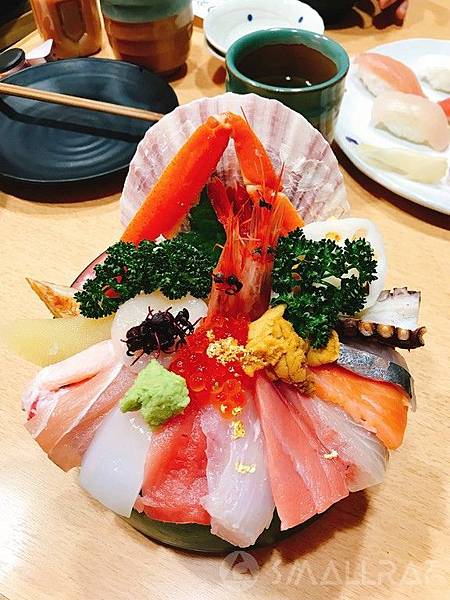 【日本中部北陸與名古屋自由行(上)】7天行程推薦懶人包－絕美童話的白川鄉合掌村,世界有名金澤握壽司,高山市飛驒牛,平湯溫泉,新穗高纜車,日本三大溫泉下呂溫泉,松本城,名古屋名花之里燈海7