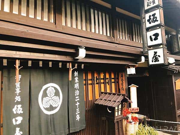 【日本中部北陸與名古屋自由行(上)】7天行程推薦懶人包－絕美童話的白川鄉合掌村,世界有名金澤握壽司,高山市飛驒牛,平湯溫泉,新穗高纜車,日本三大溫泉下呂溫泉,松本城,名古屋名花之里燈海7