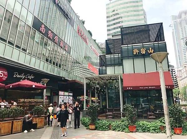 【上海旅遊】中國魔都上海四天三夜超順路旅遊攻略懶人包,所有必去景點規劃大推薦!!!超省錢坐船看外灘夜景,世界第二高上海中心大廈看上海全景,絕美豫園老街,田子坊